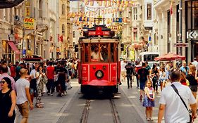 Taksim Leon's - Spa&cafe